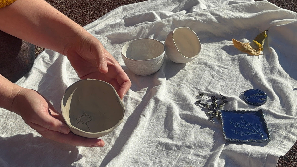 Clay & Leaf: Spuren im Ton. Stille im Tee